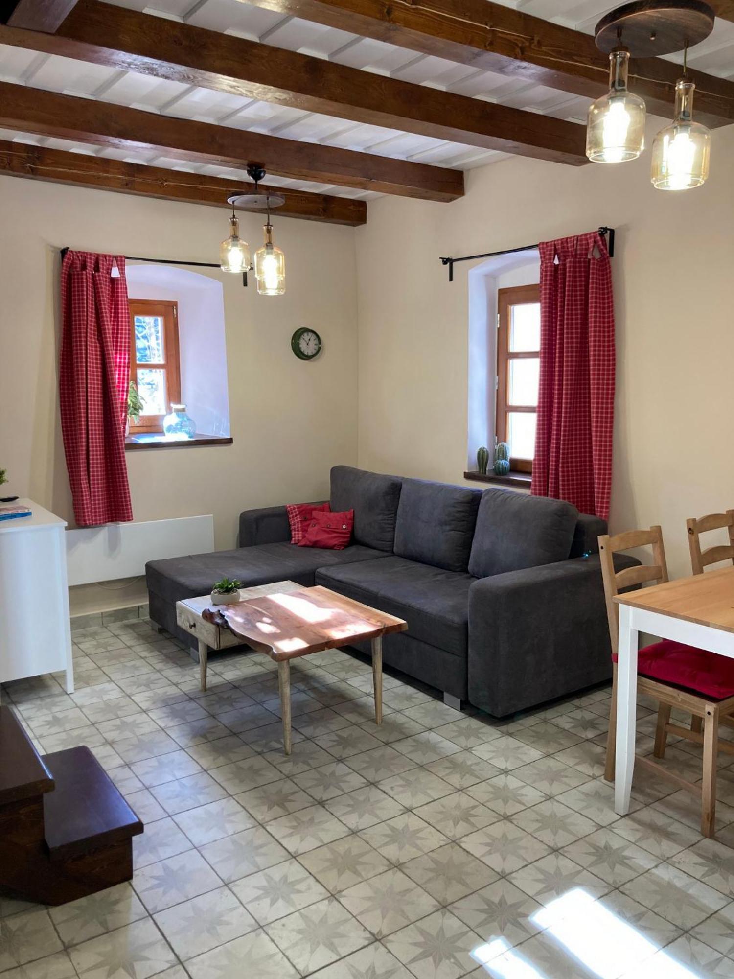 Zsoka Fogadoja Aparthotel Szentantalfa Exteriör bild